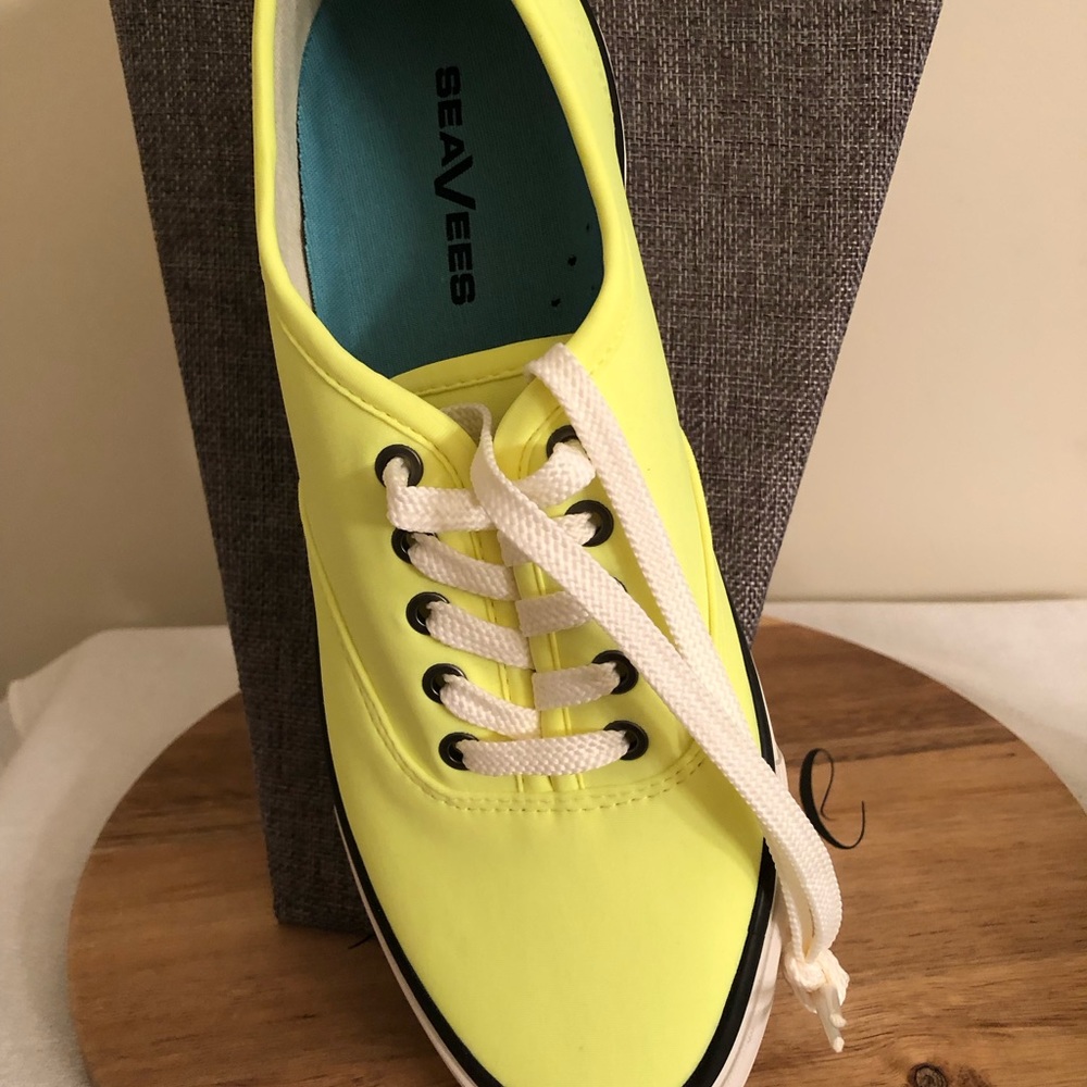 Woman’s Neon SeaVees Sneakers Shoes - Picture 5 of 7